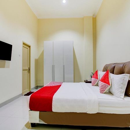 Oyo 90141 3A Syariah Hotel Jakarta Exterior foto