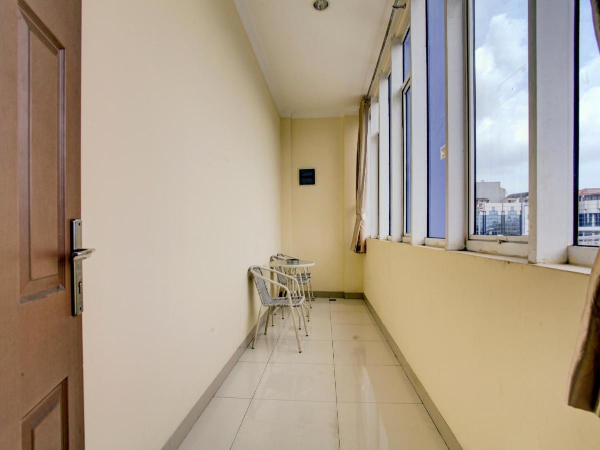 Oyo 90141 3A Syariah Hotel Jakarta Exterior foto