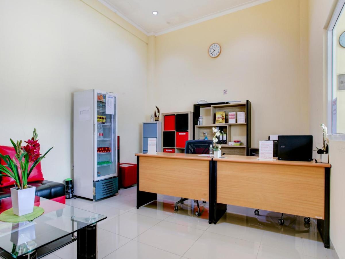 Oyo 90141 3A Syariah Hotel Jakarta Exterior foto