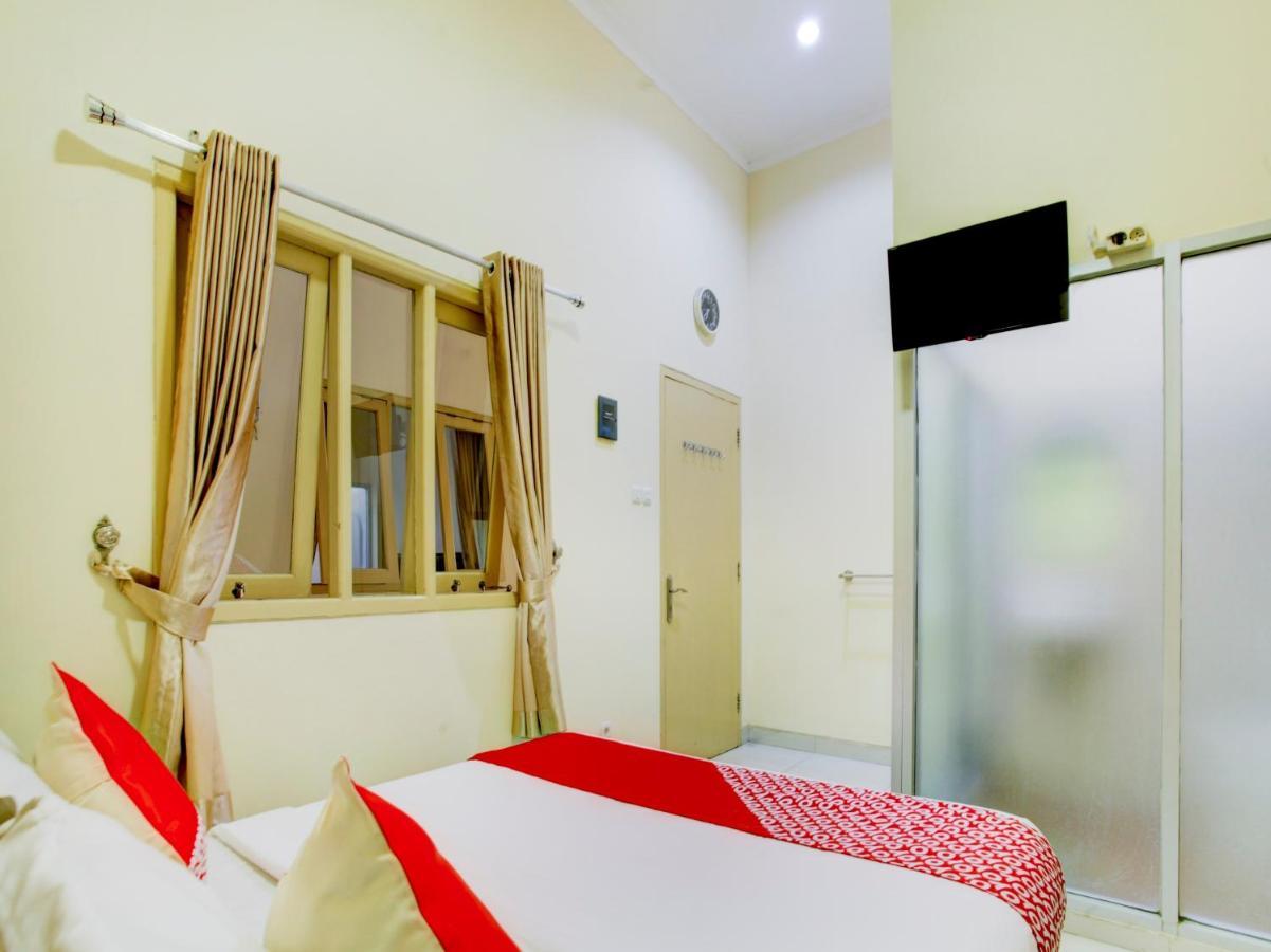 Oyo 90141 3A Syariah Hotel Jakarta Exterior foto