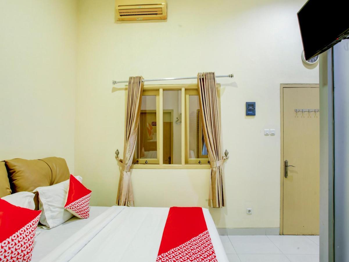 Oyo 90141 3A Syariah Hotel Jakarta Exterior foto