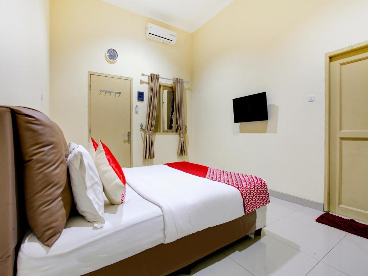Oyo 90141 3A Syariah Hotel Jakarta Exterior foto