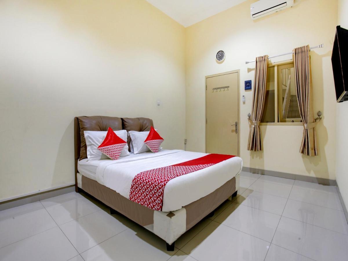 Oyo 90141 3A Syariah Hotel Jakarta Exterior foto