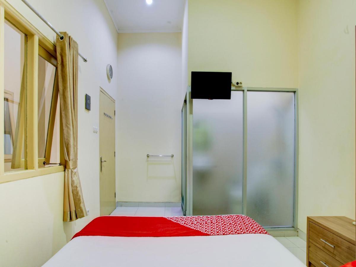 Oyo 90141 3A Syariah Hotel Jakarta Exterior foto