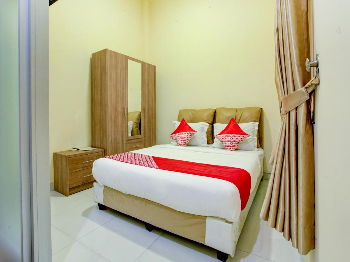 Oyo 90141 3A Syariah Hotel Jakarta Exterior foto